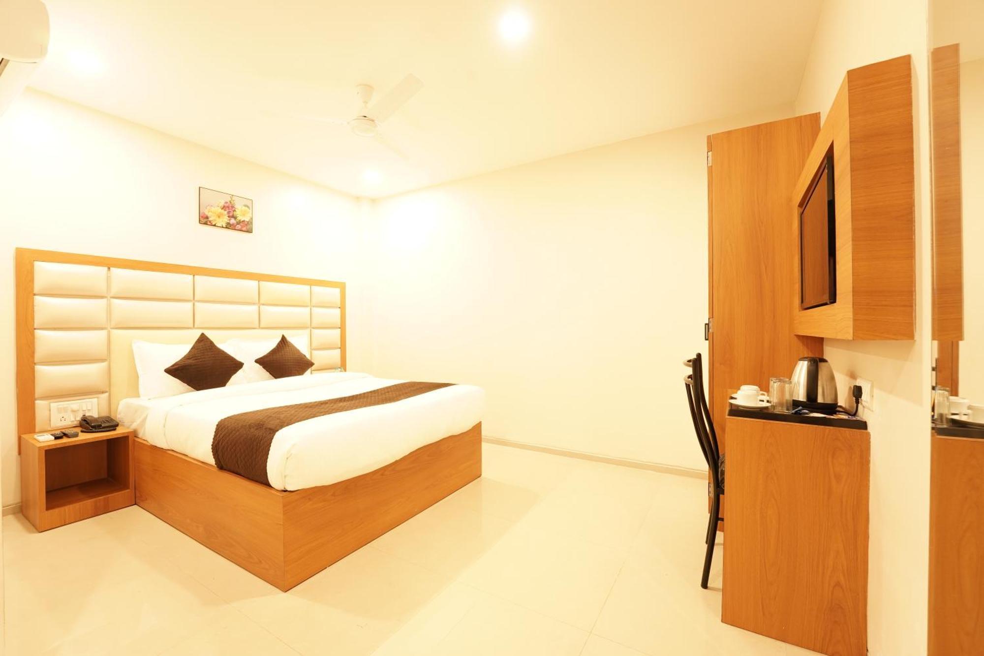 Metropolis Business Hotel Pangim Exterior foto