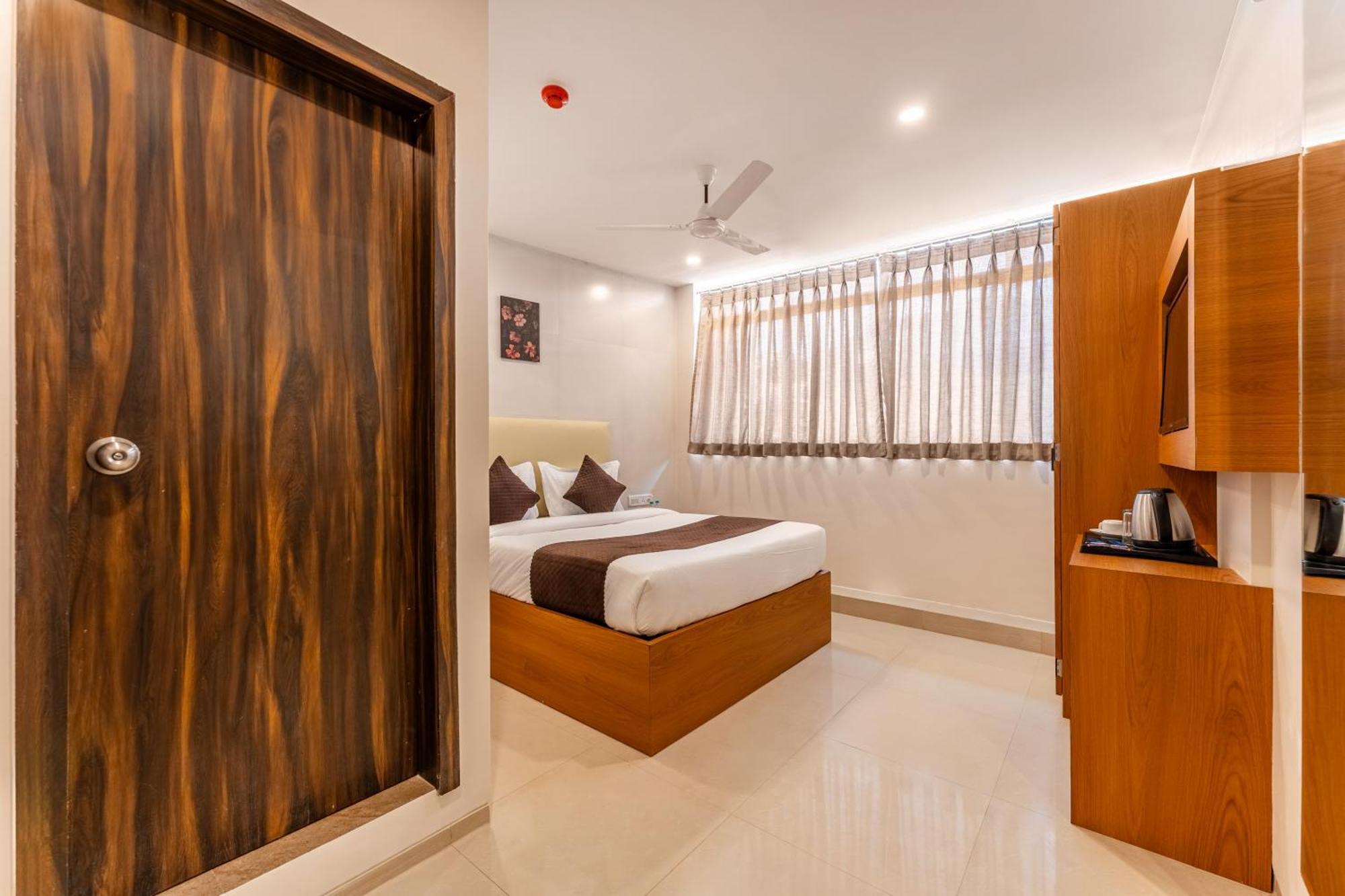 Metropolis Business Hotel Pangim Exterior foto
