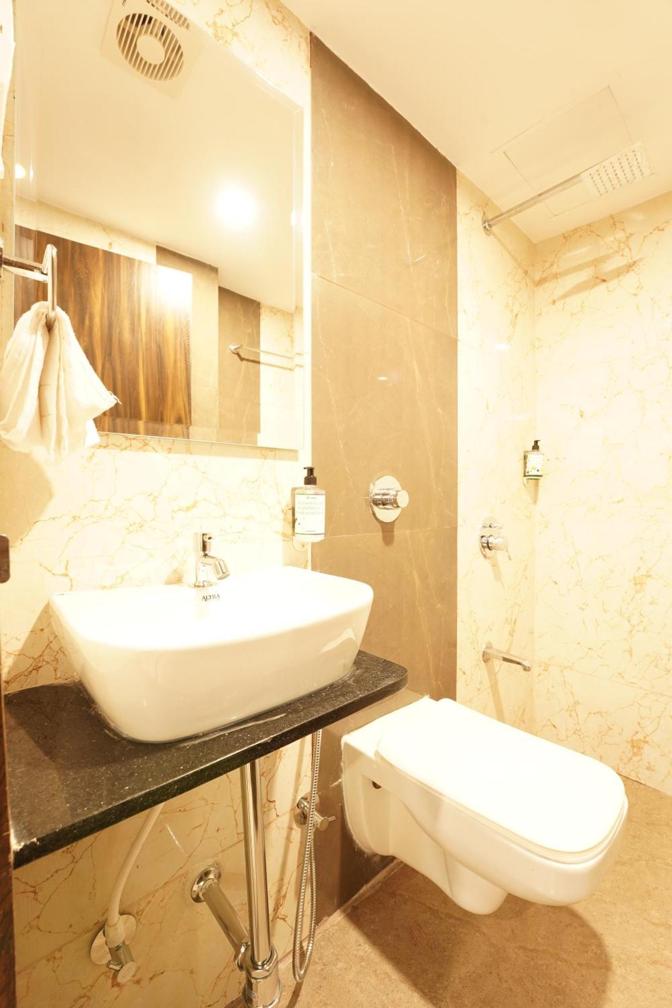 Metropolis Business Hotel Pangim Exterior foto