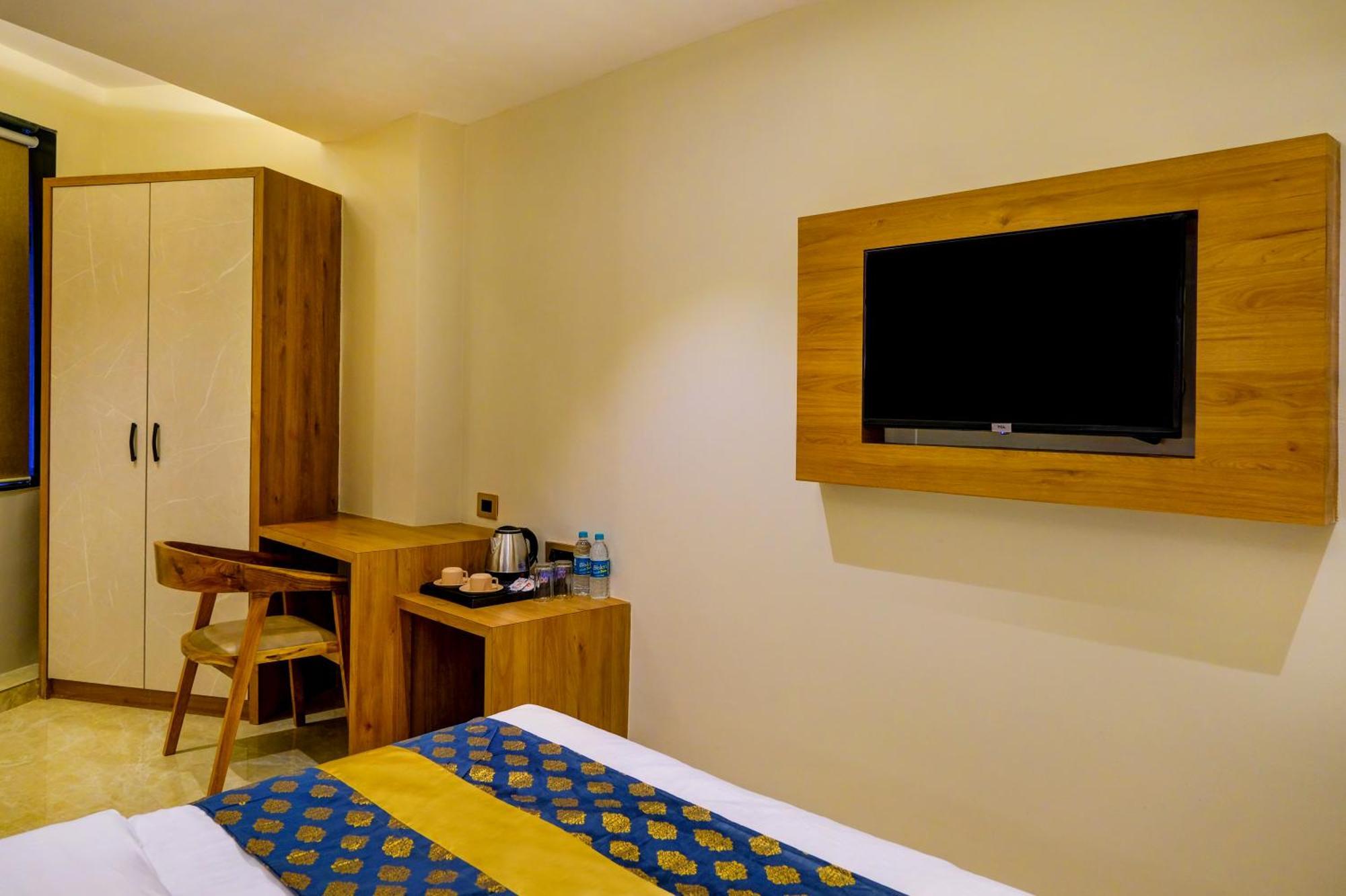Metropolis Business Hotel Pangim Exterior foto